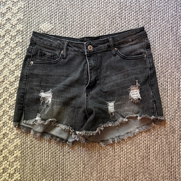 Pants - Stylish Black Distressed Women Shorts